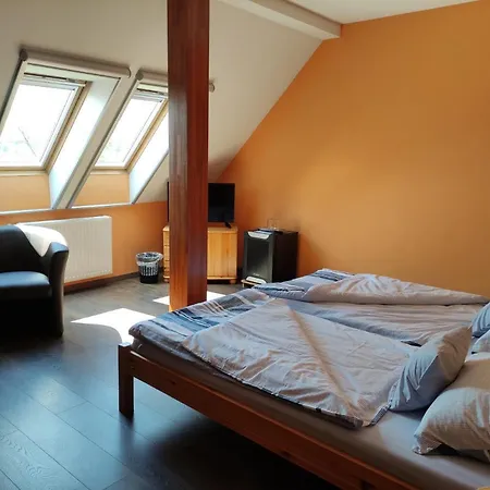 Miklós és étterem 2*