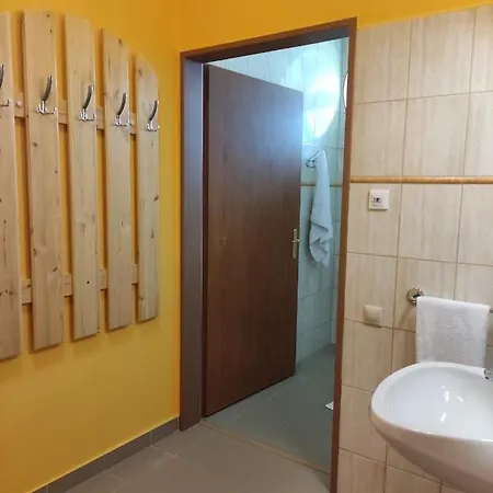 Inn Miklós és étterem Matraterenye