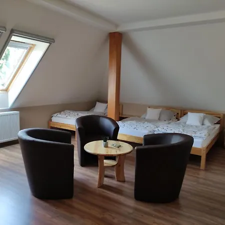 Miklós és étterem Matraterenye