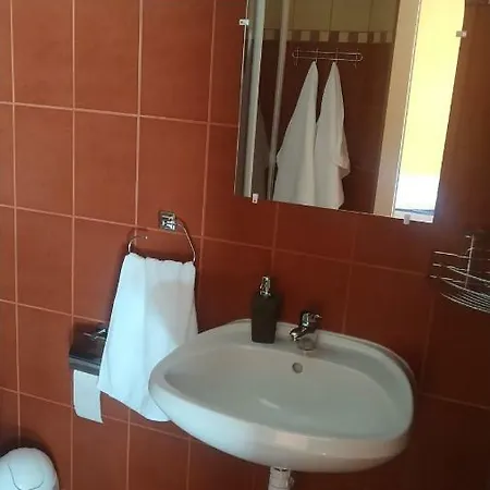 Miklós és étterem Inn